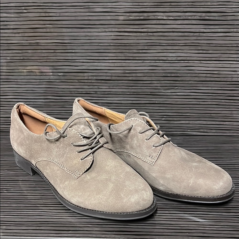Women’s Gray Suede-like Oxfords